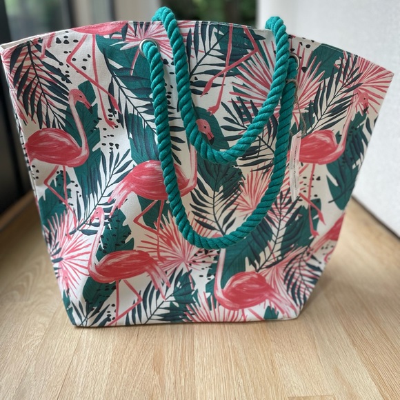 Tommy Bahama Handbags - Tommy Bahama Canvas Beach Tote